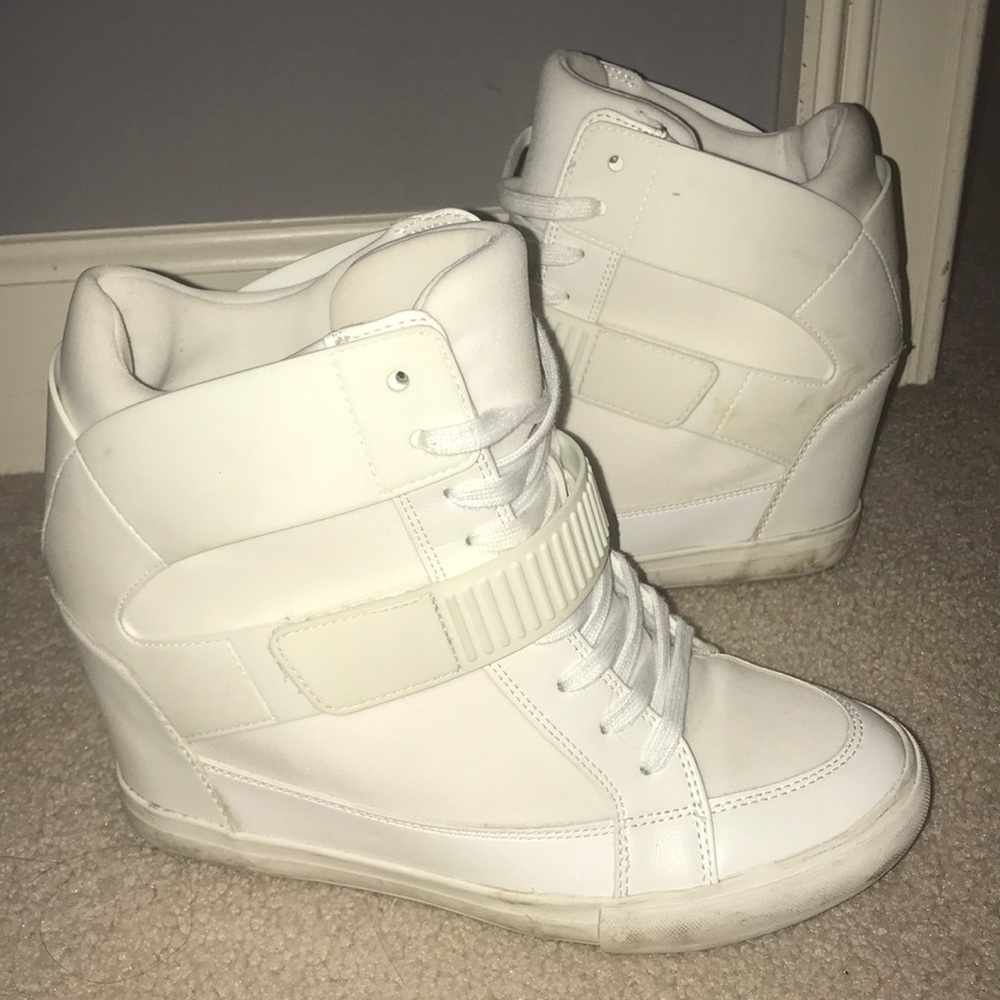Sneaker wedges
